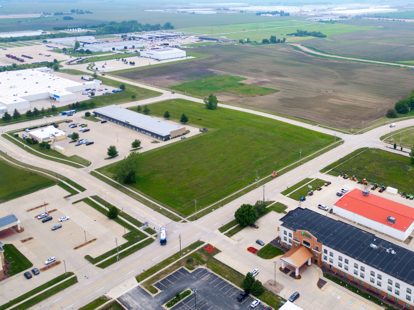 1044 Wylie Drive, Bloomington, IL 61705