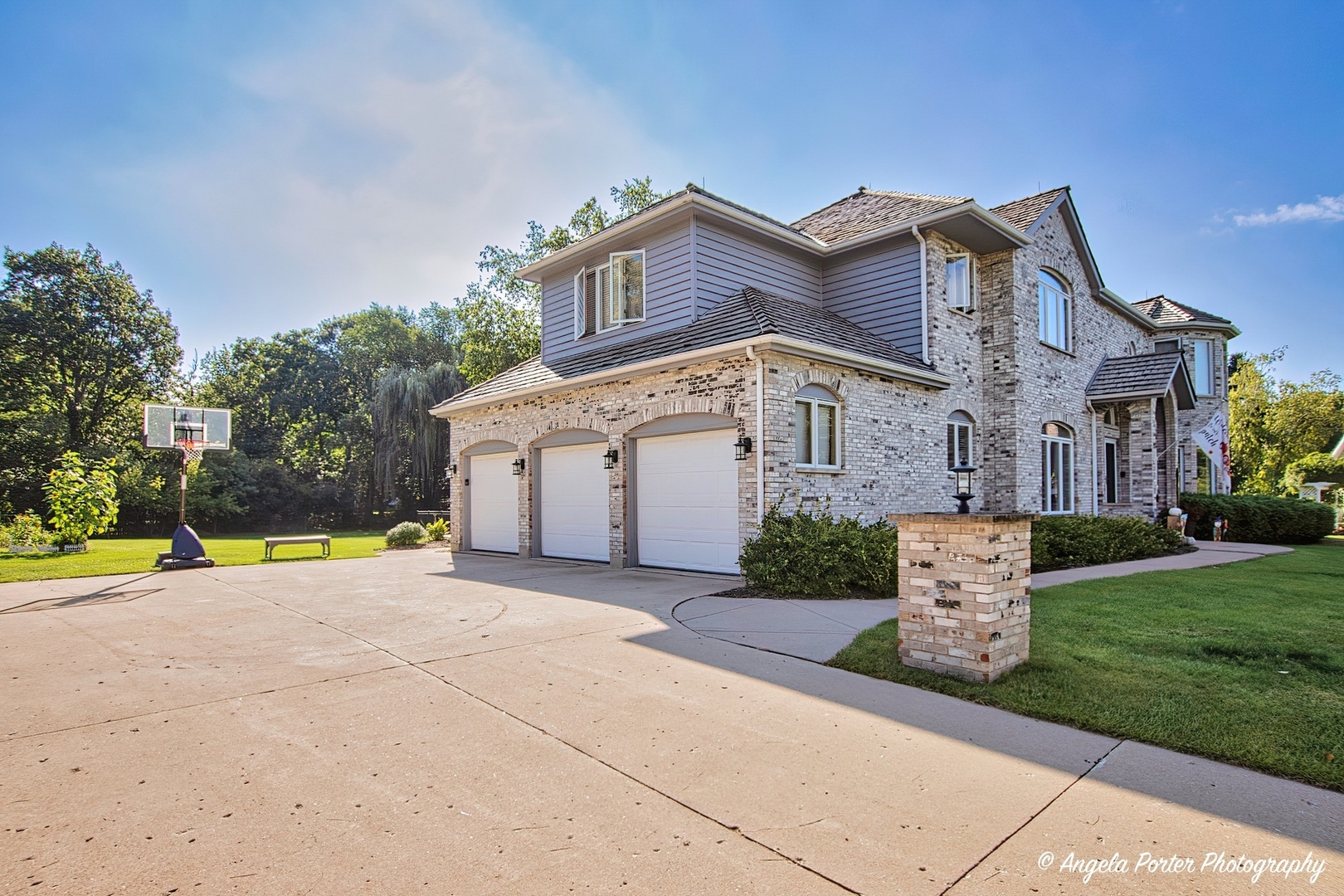 1551 Daybreak Drive, Libertyville, IL 60048