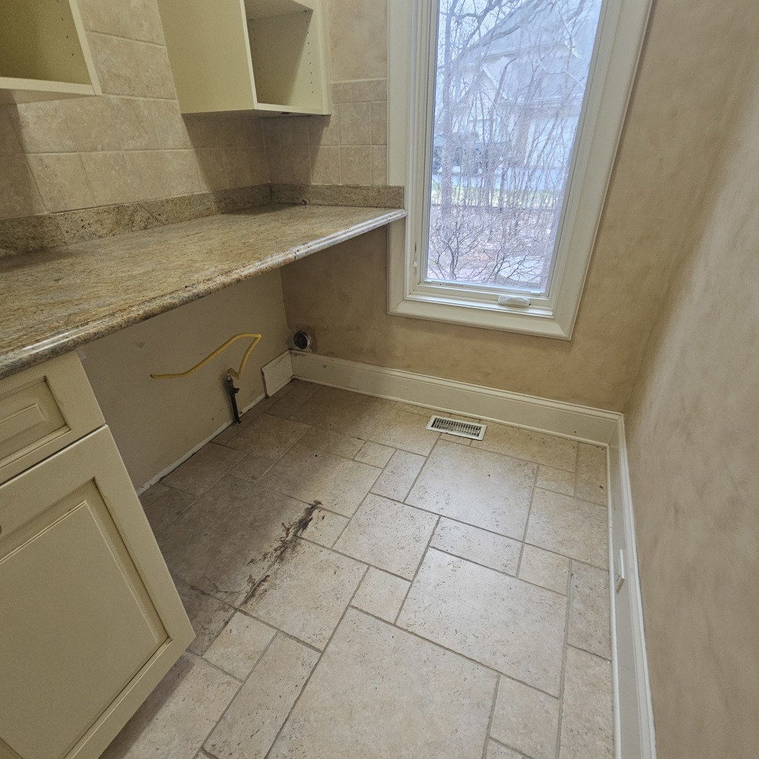 9065 Edinburgh Court, Lakewood, IL 60014