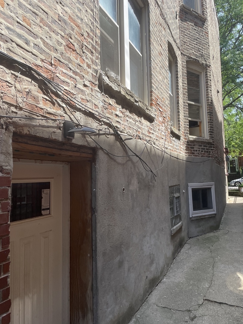 718 S Claremont Avenue, Chicago, IL 60612