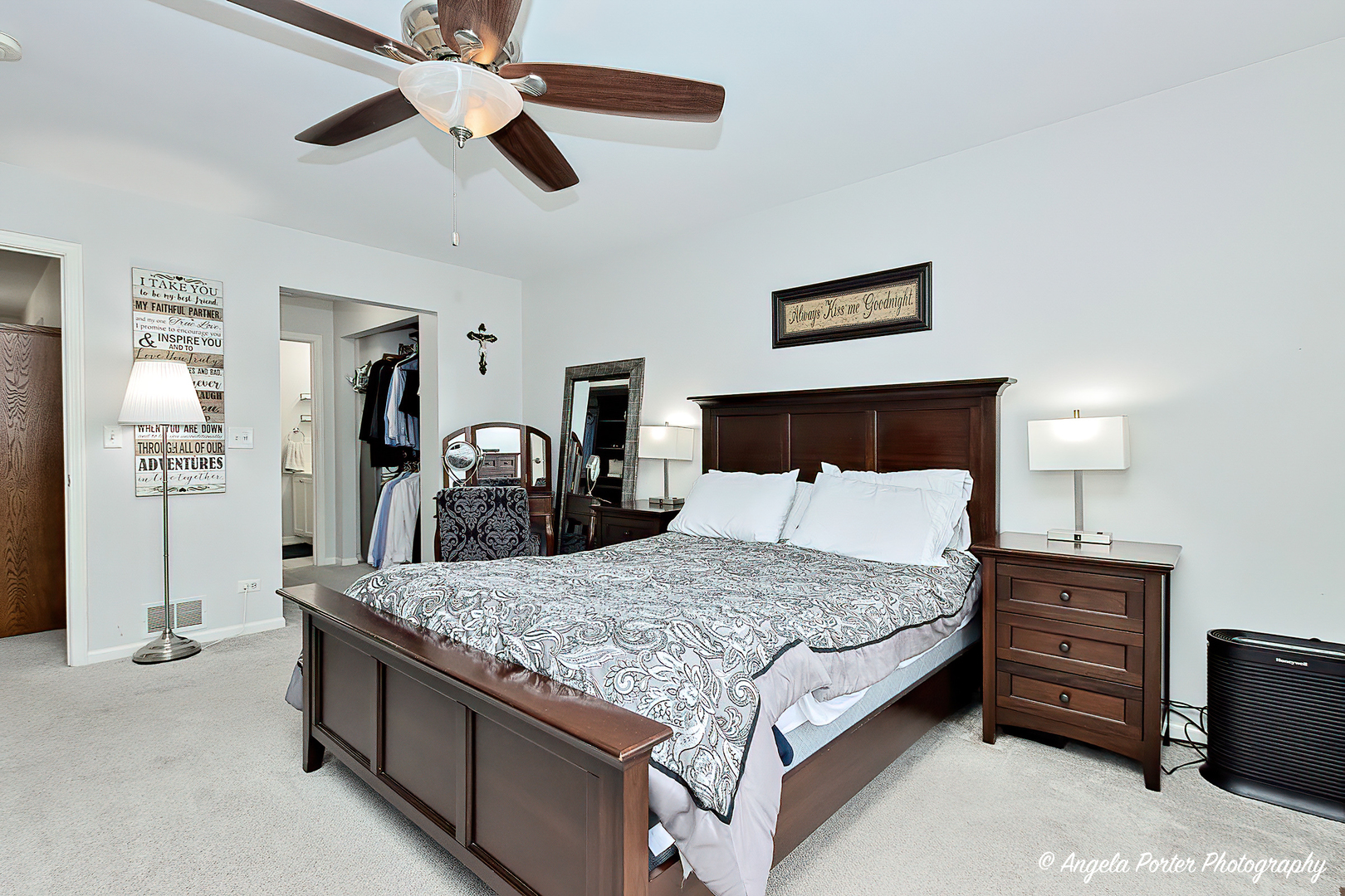 2915 Falling Waters Lane #2915, Lindenhurst, IL 60046