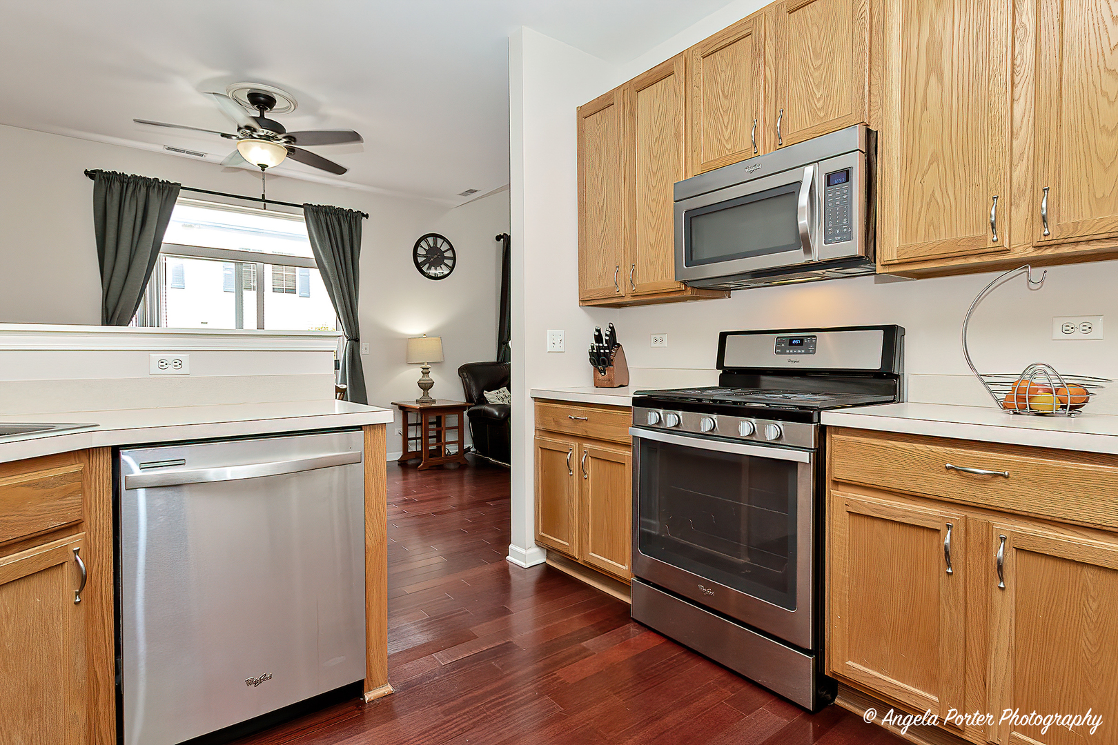 2915 Falling Waters Lane #2915, Lindenhurst, IL 60046