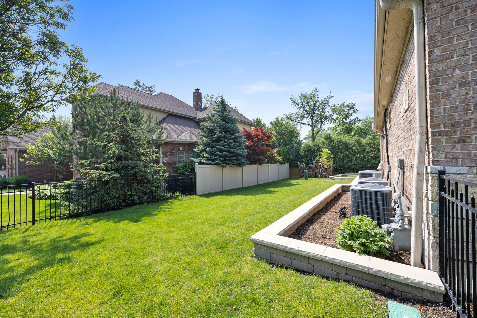 4103 Douglas Road, Downers Grove, IL 60515