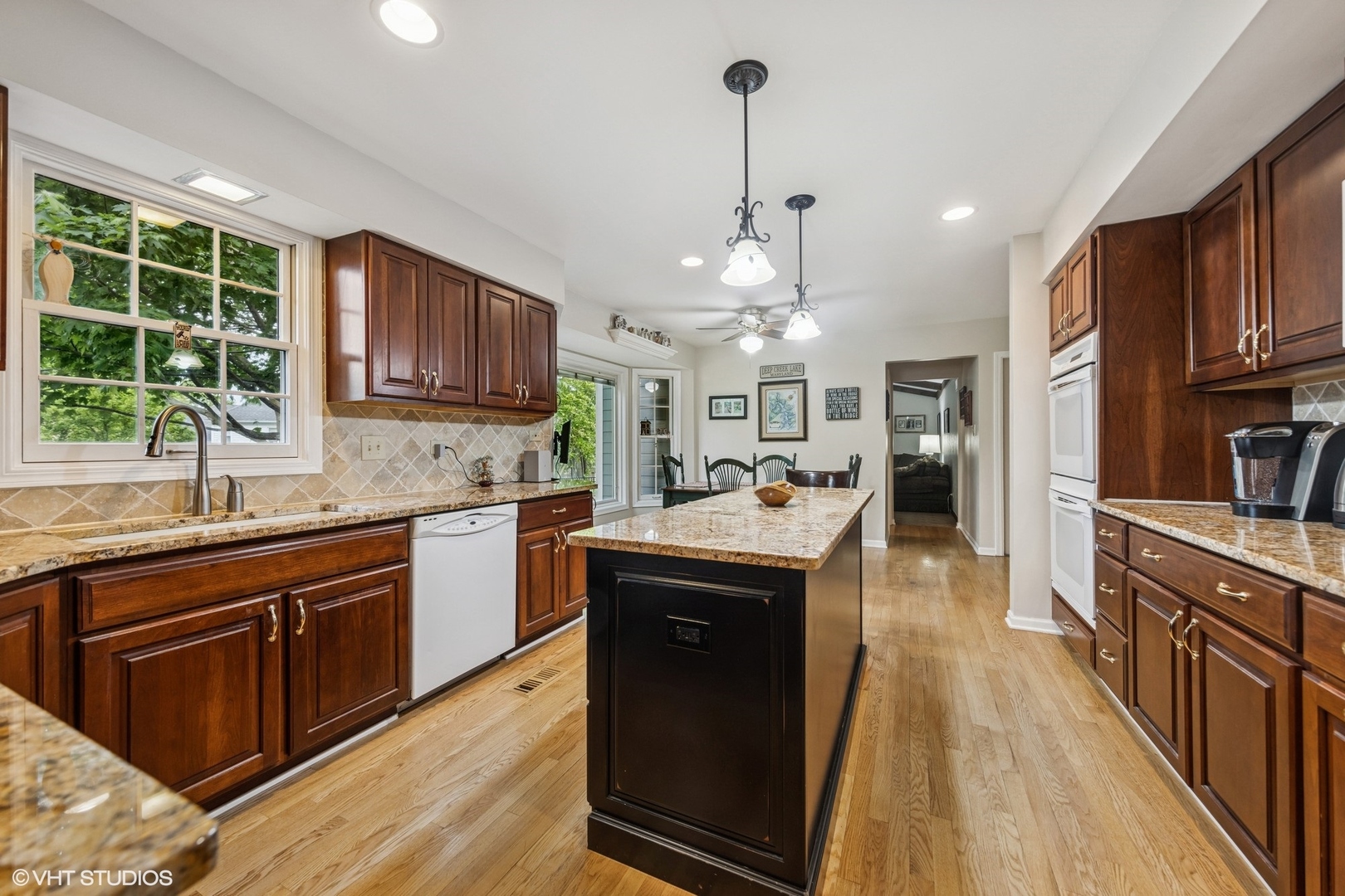 2139 Riverlea Circle, Naperville, IL 60565
