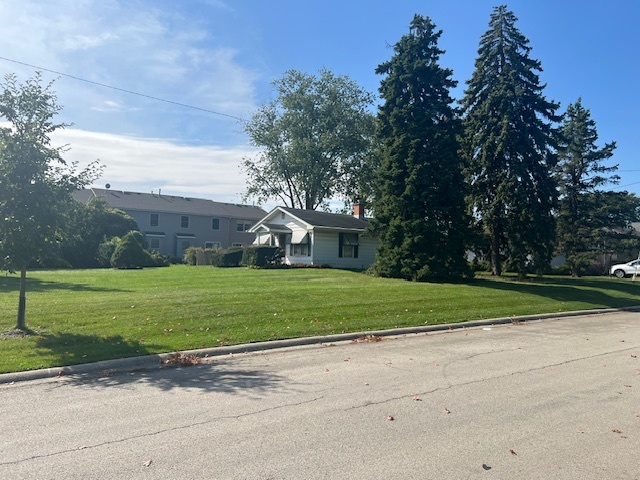 5628 S Cass Avenue, Westmont, IL 60559