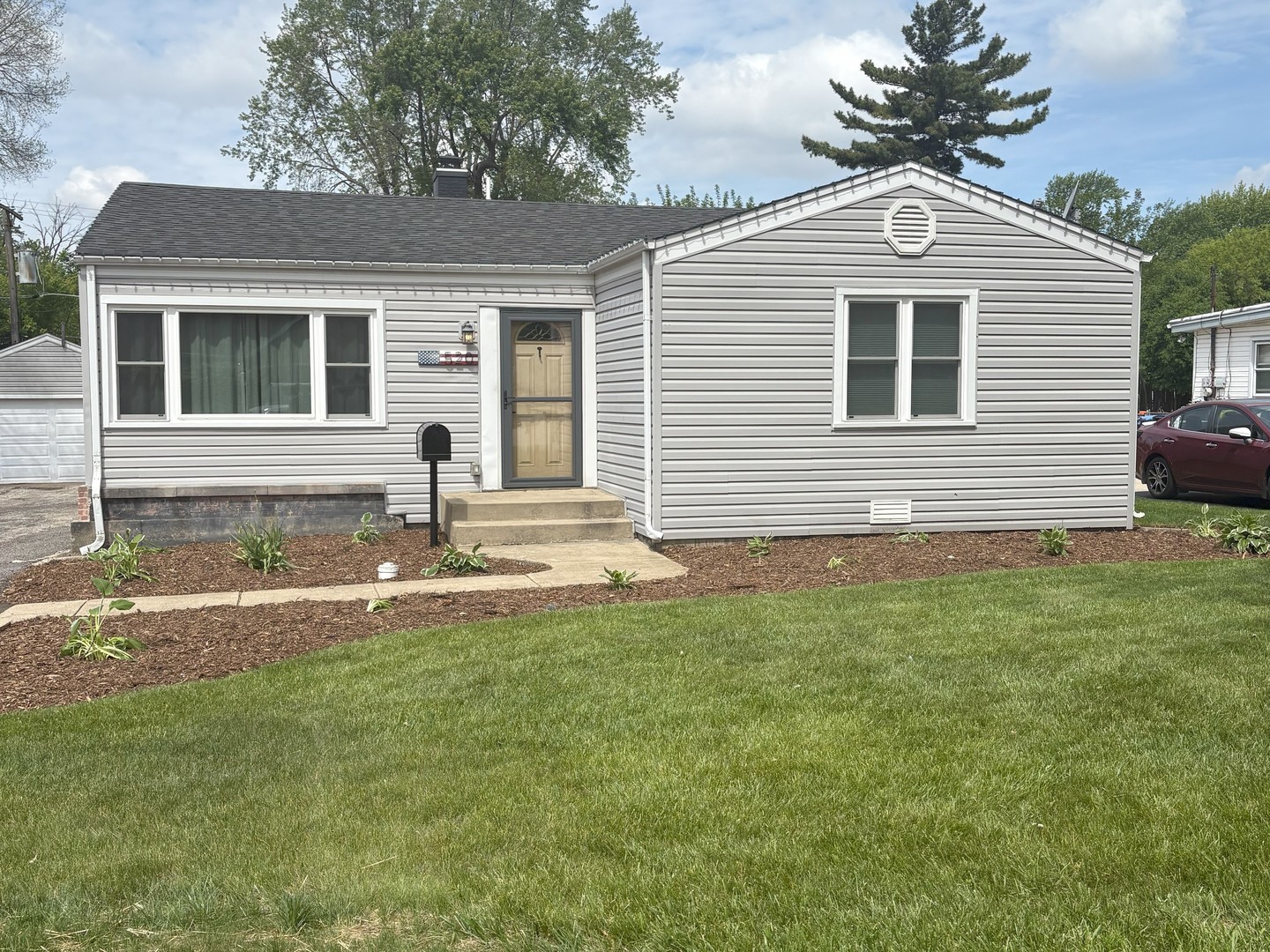 520 N Wolf Road, Northlake, IL 60164