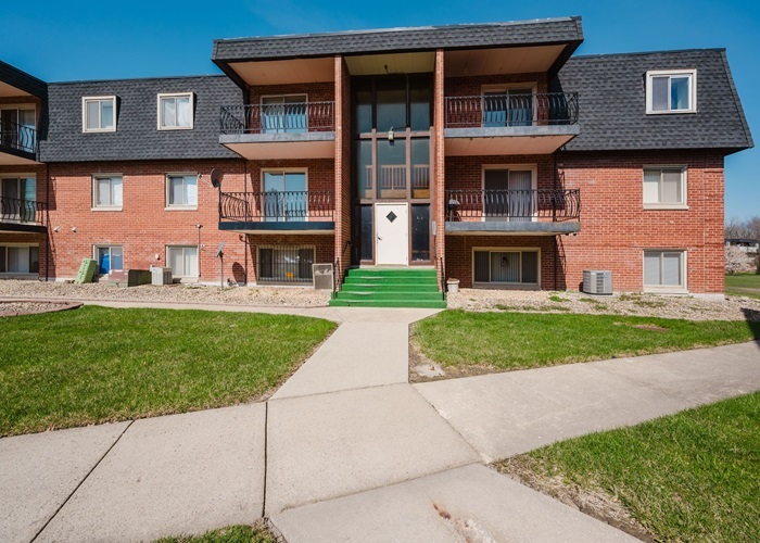 3012 171st Street #2E, Hazel Crest, IL 60429