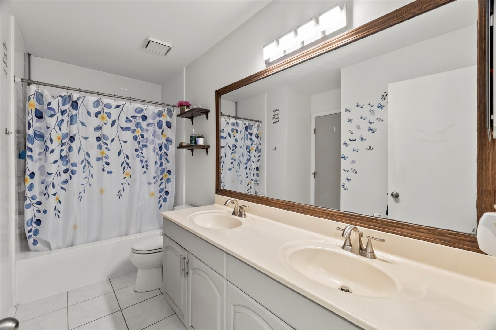 920 Brandywine Drive, Roselle, IL 60172