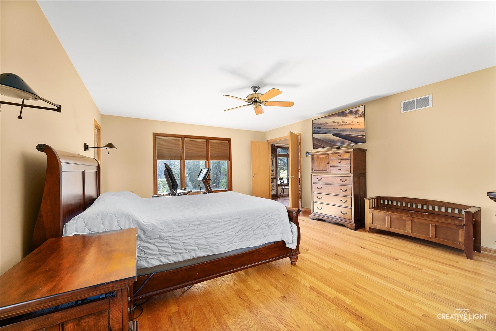 3205 PINE WOODS Lane, Carpentersville, IL 60110