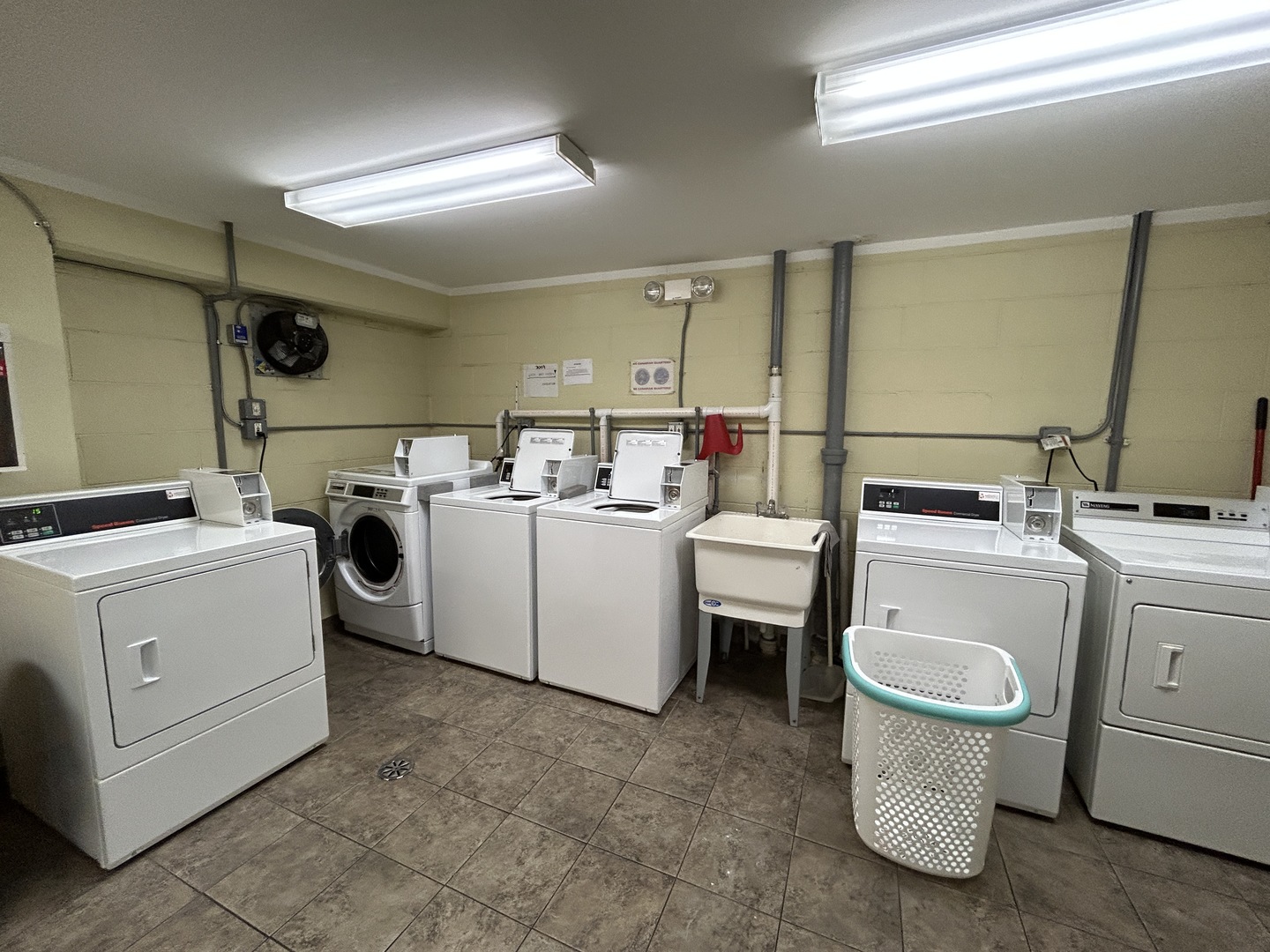 2920 N Harlem Avenue #4G, Elmwood Park, IL 60707