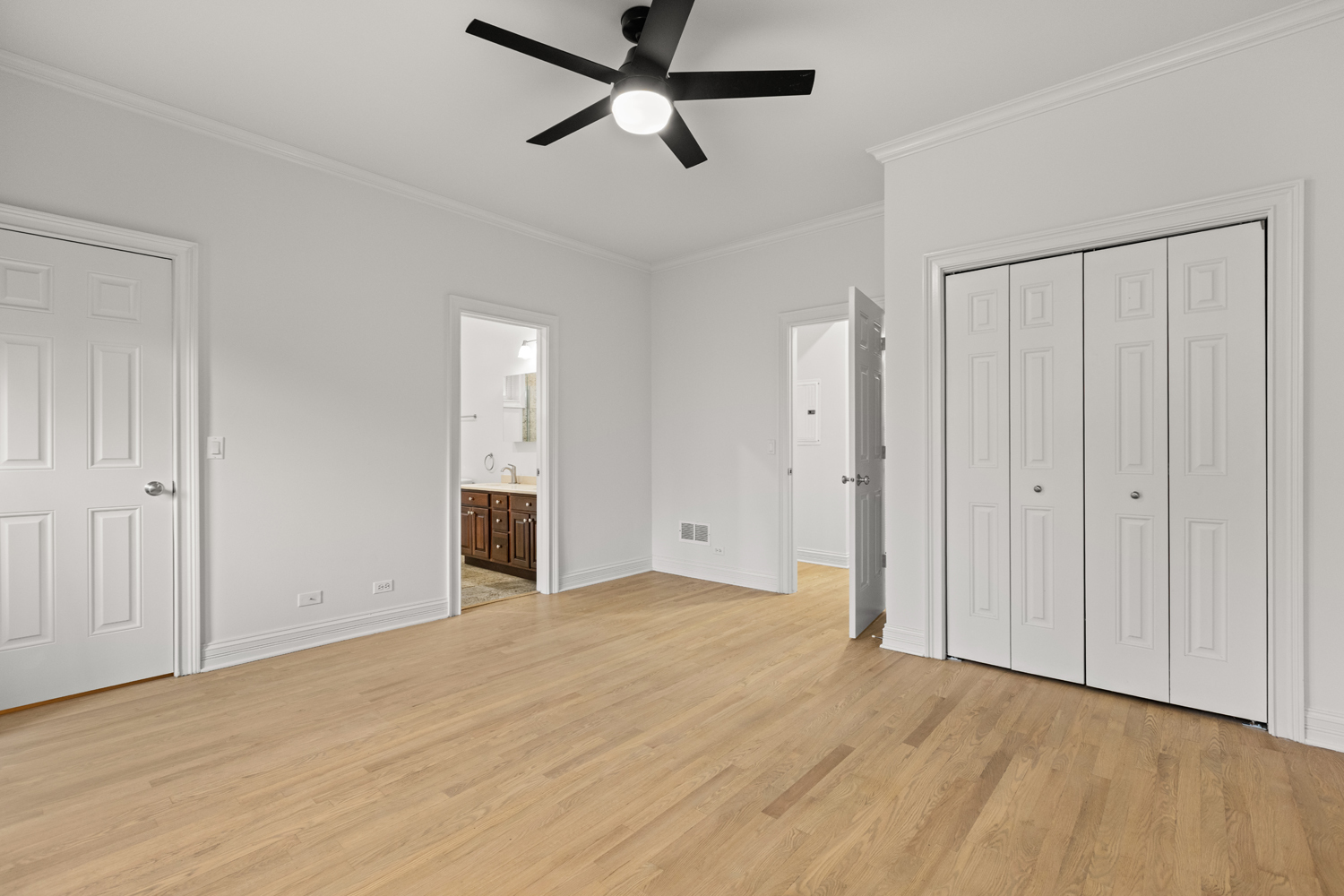 6442 N Mozart Street #G, Chicago, IL 60645