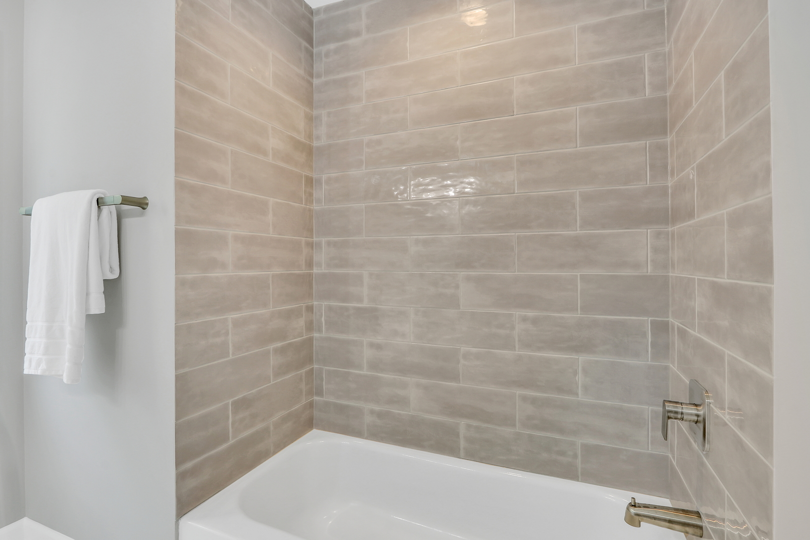 179 S Alleghany Road, Grayslake, IL 60030