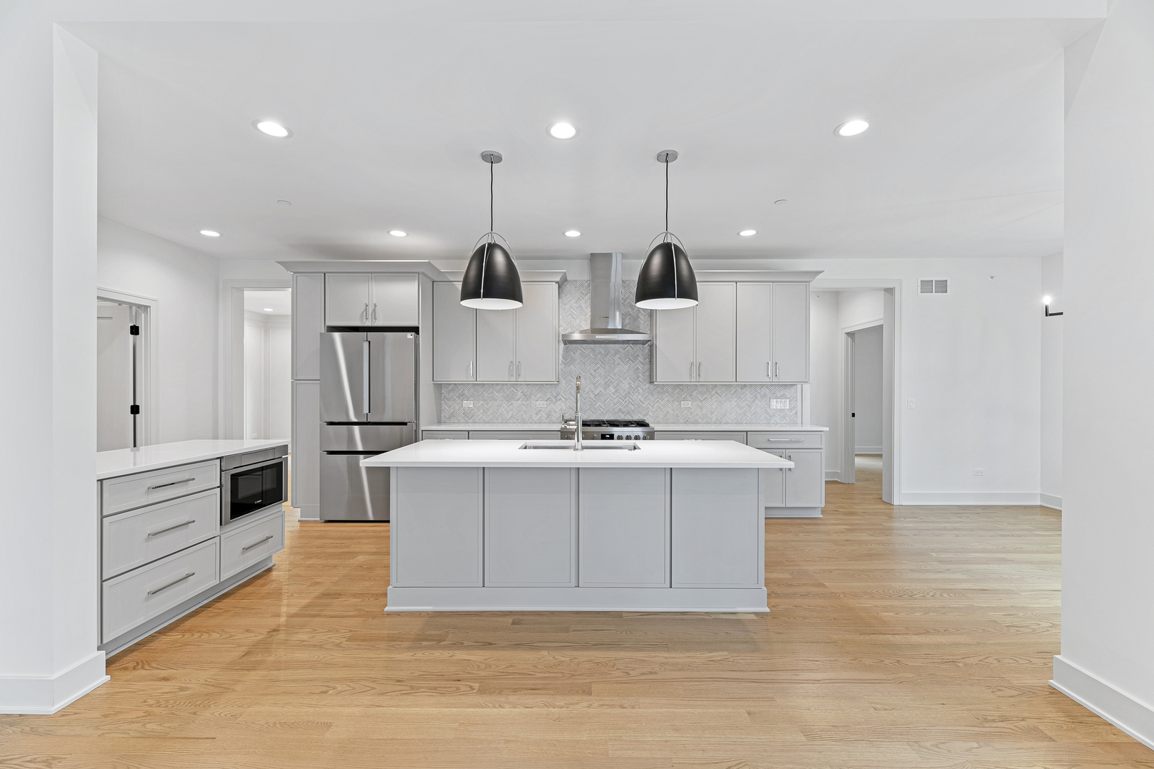 1672 Huntington Lane, Highland Park, IL 60035