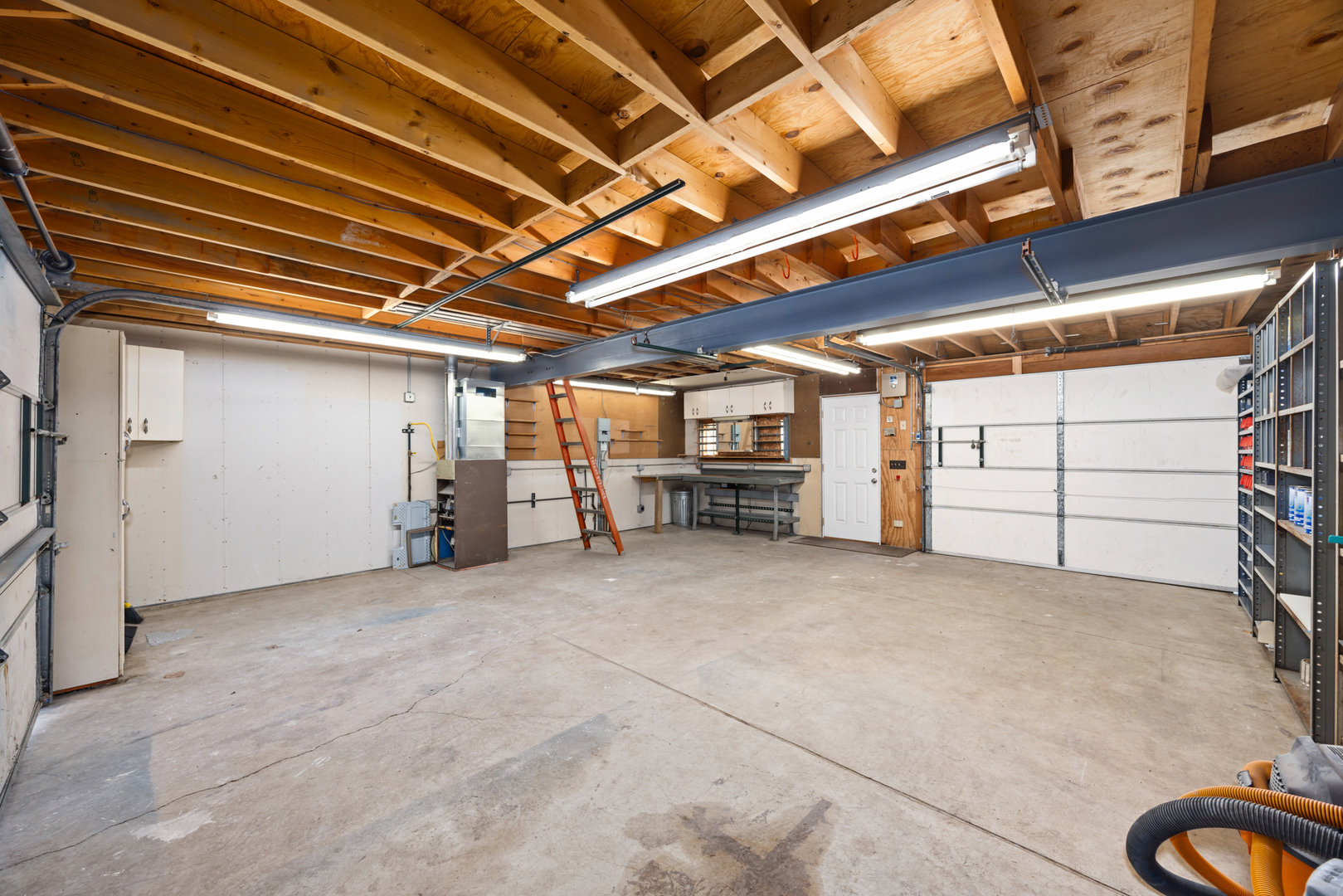 5632 S Natoma Avenue, Chicago, IL 60638