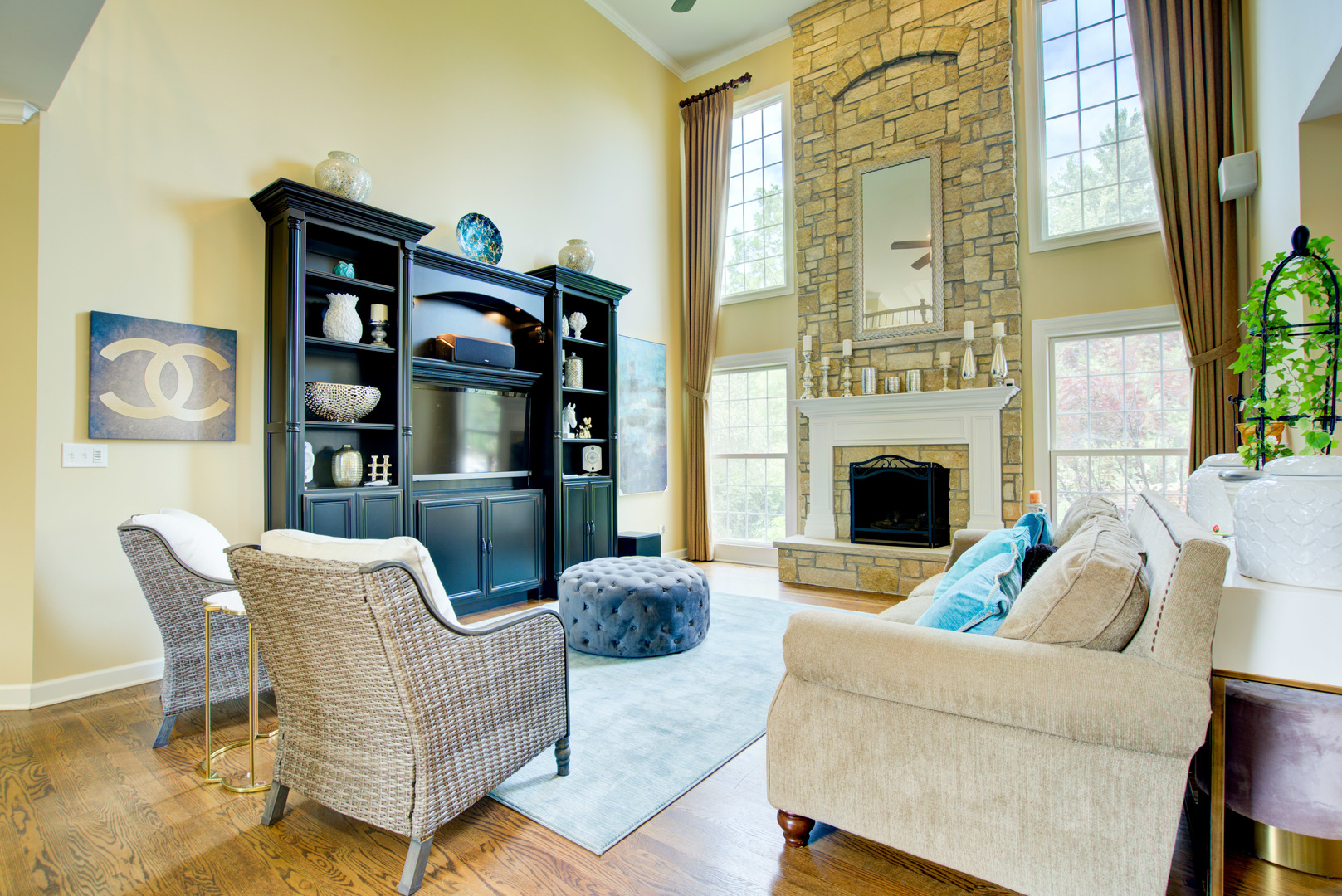 1723 Robert Lane, Naperville, IL 60564