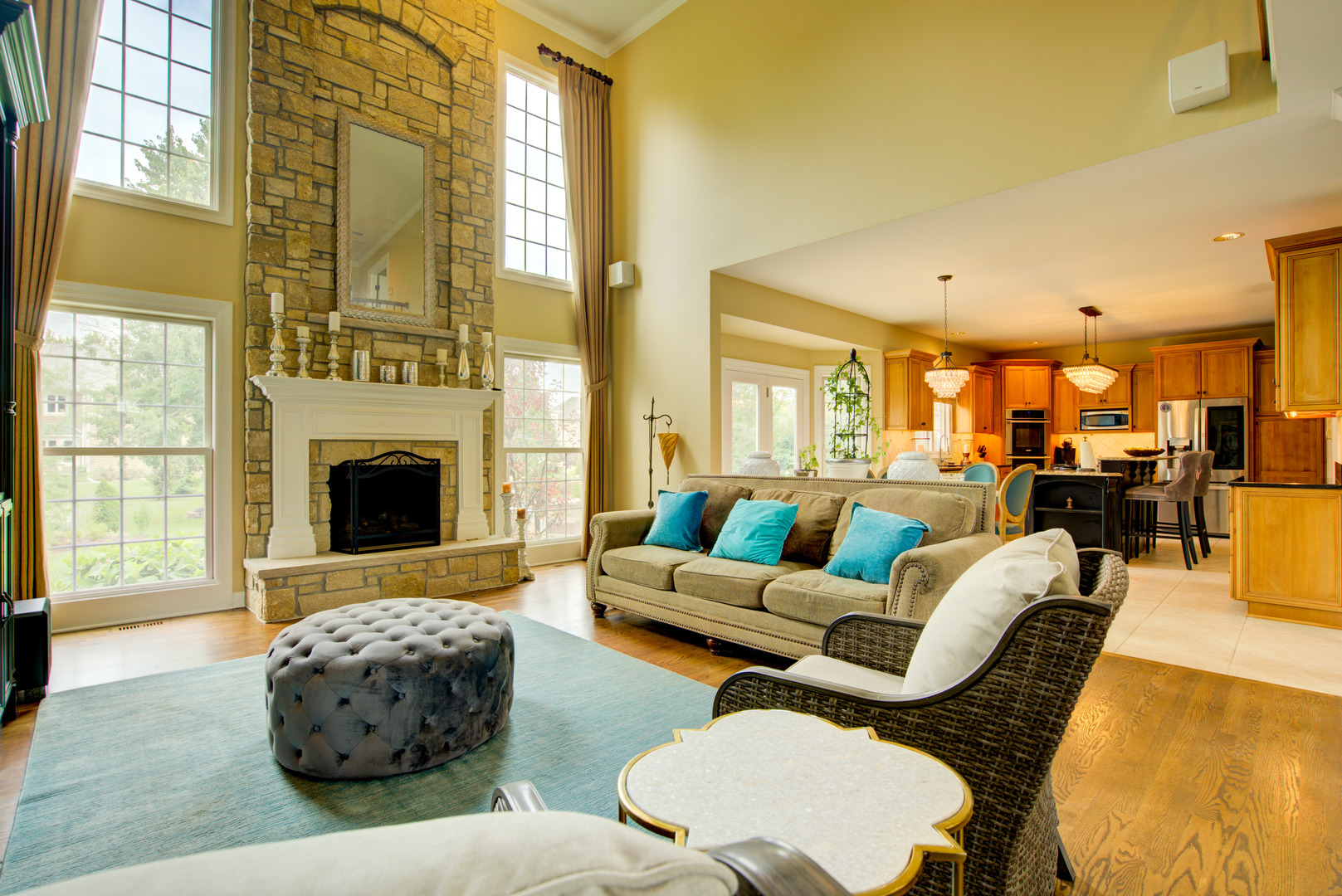 1723 Robert Lane, Naperville, IL 60564