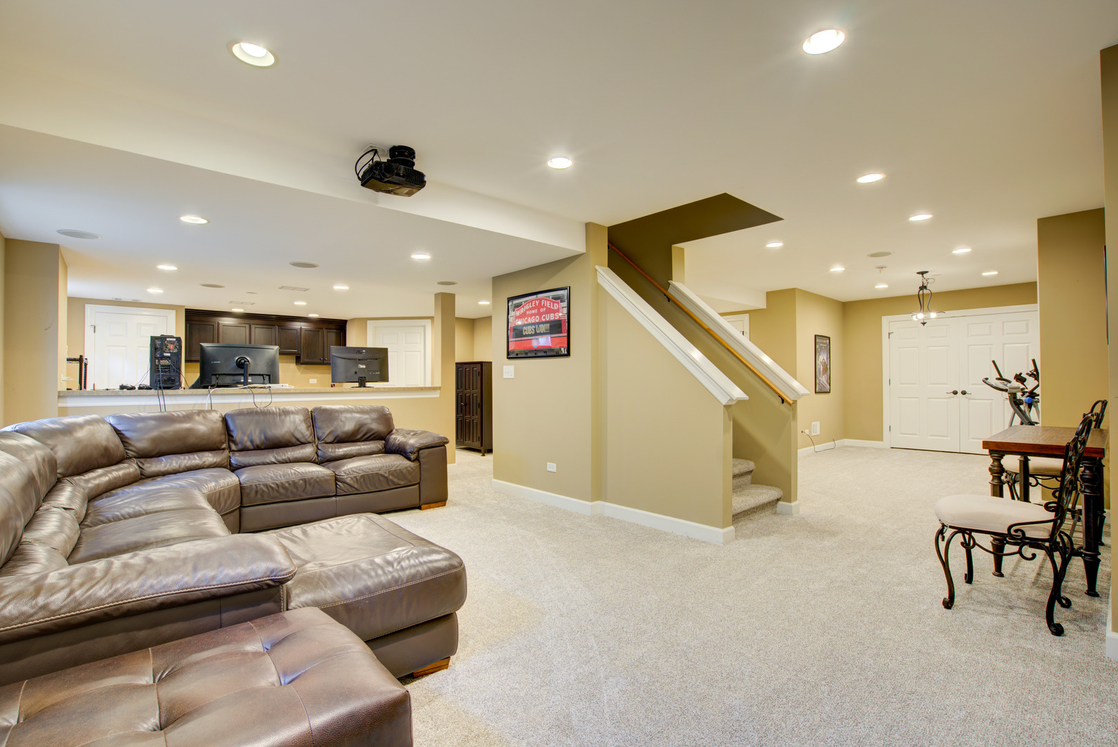 1723 Robert Lane, Naperville, IL 60564