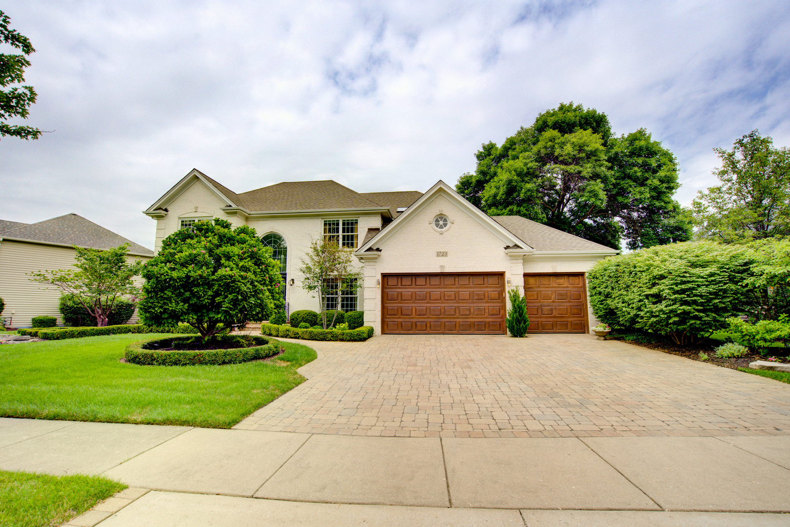 1723 Robert Lane, Naperville, IL 60564