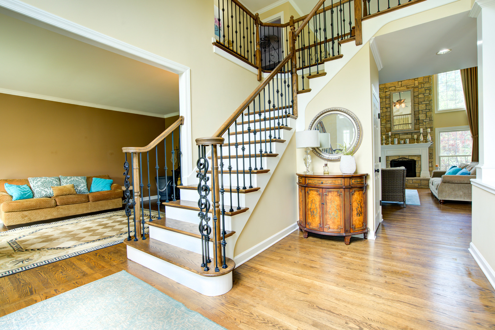 1723 Robert Lane, Naperville, IL 60564