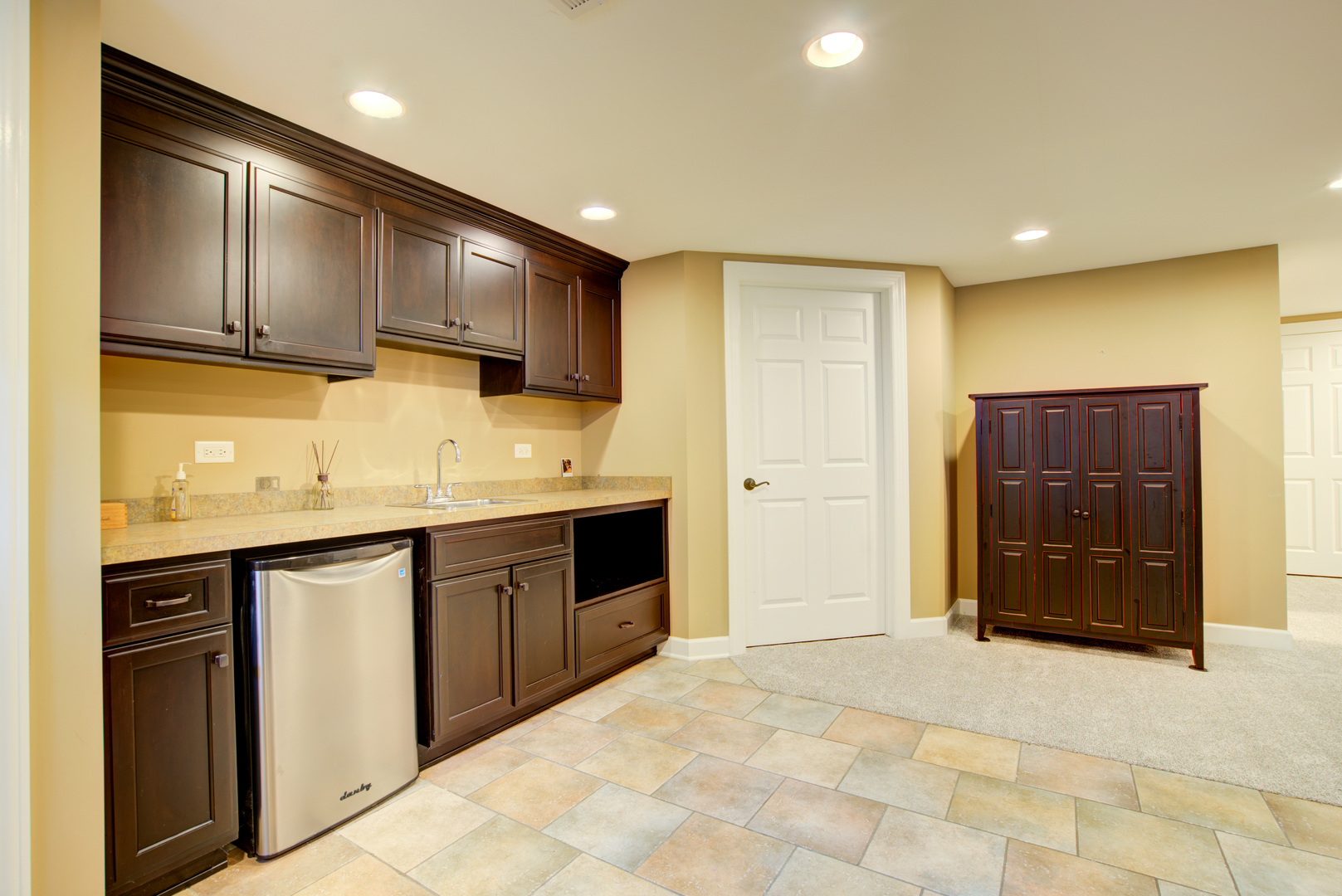 1723 Robert Lane, Naperville, IL 60564