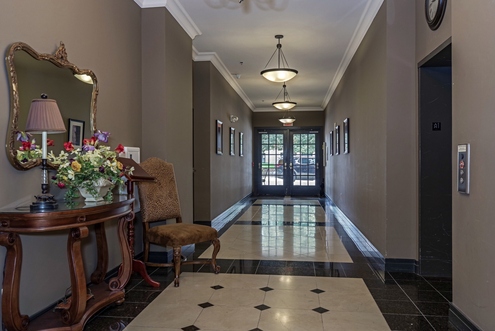 212 N Center Street #502, Bloomington, IL 61701