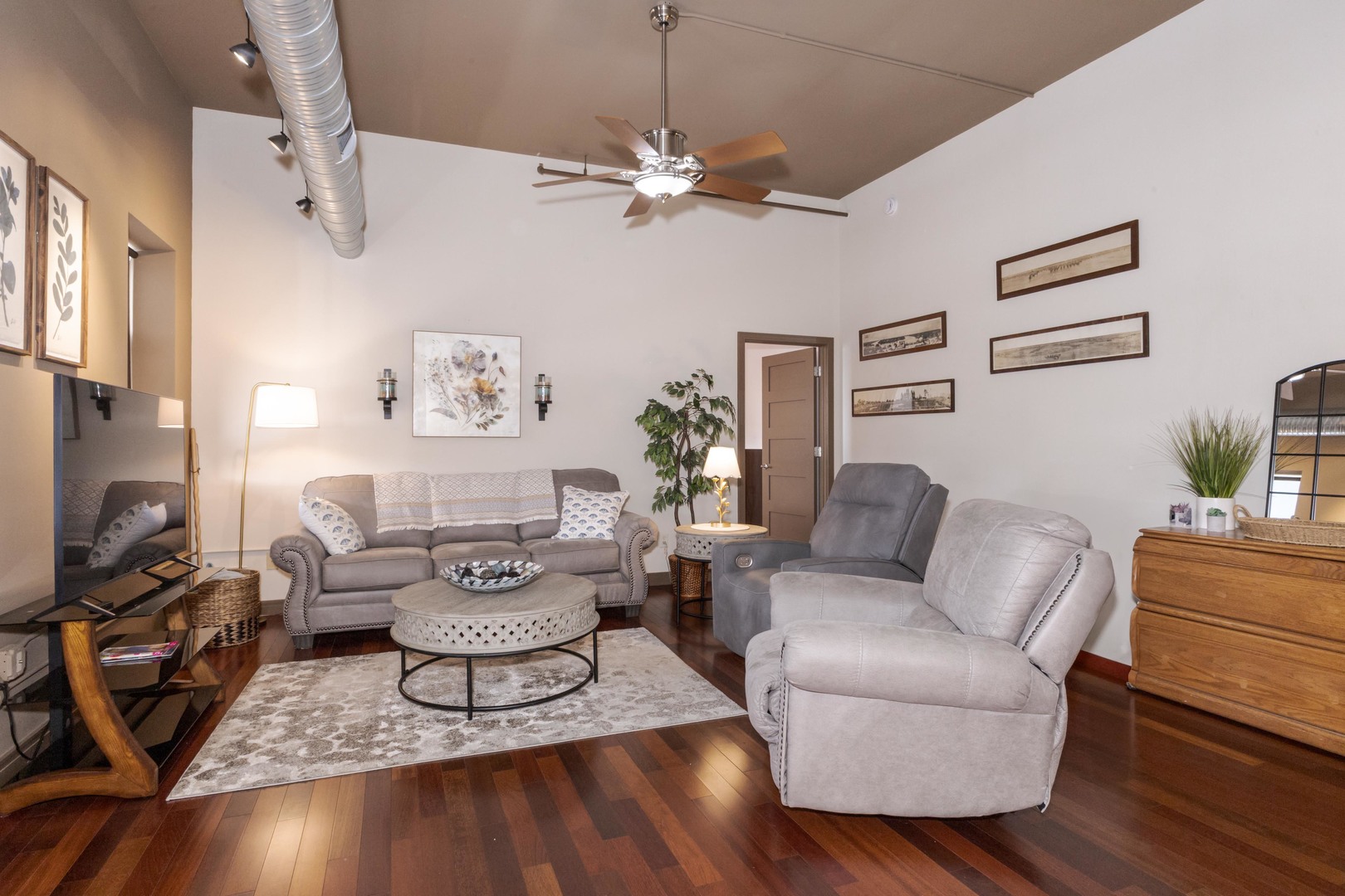 212 N Center Street #502, Bloomington, IL 61701