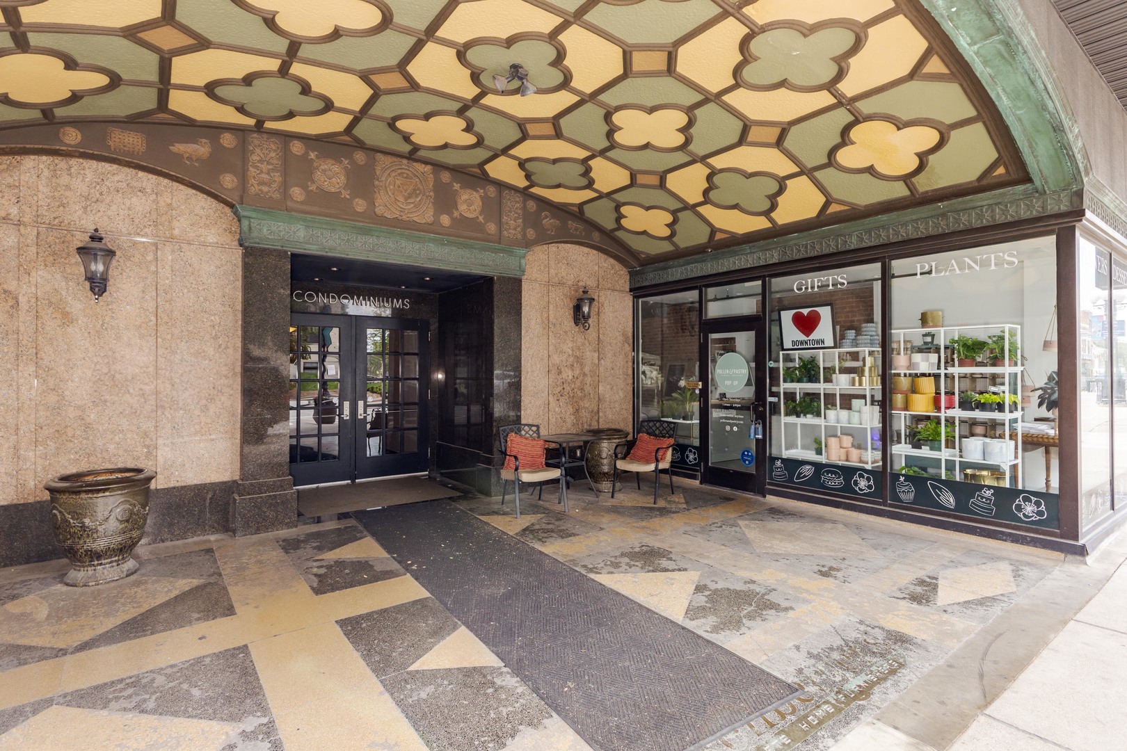 212 N Center Street #502, Bloomington, IL 61701