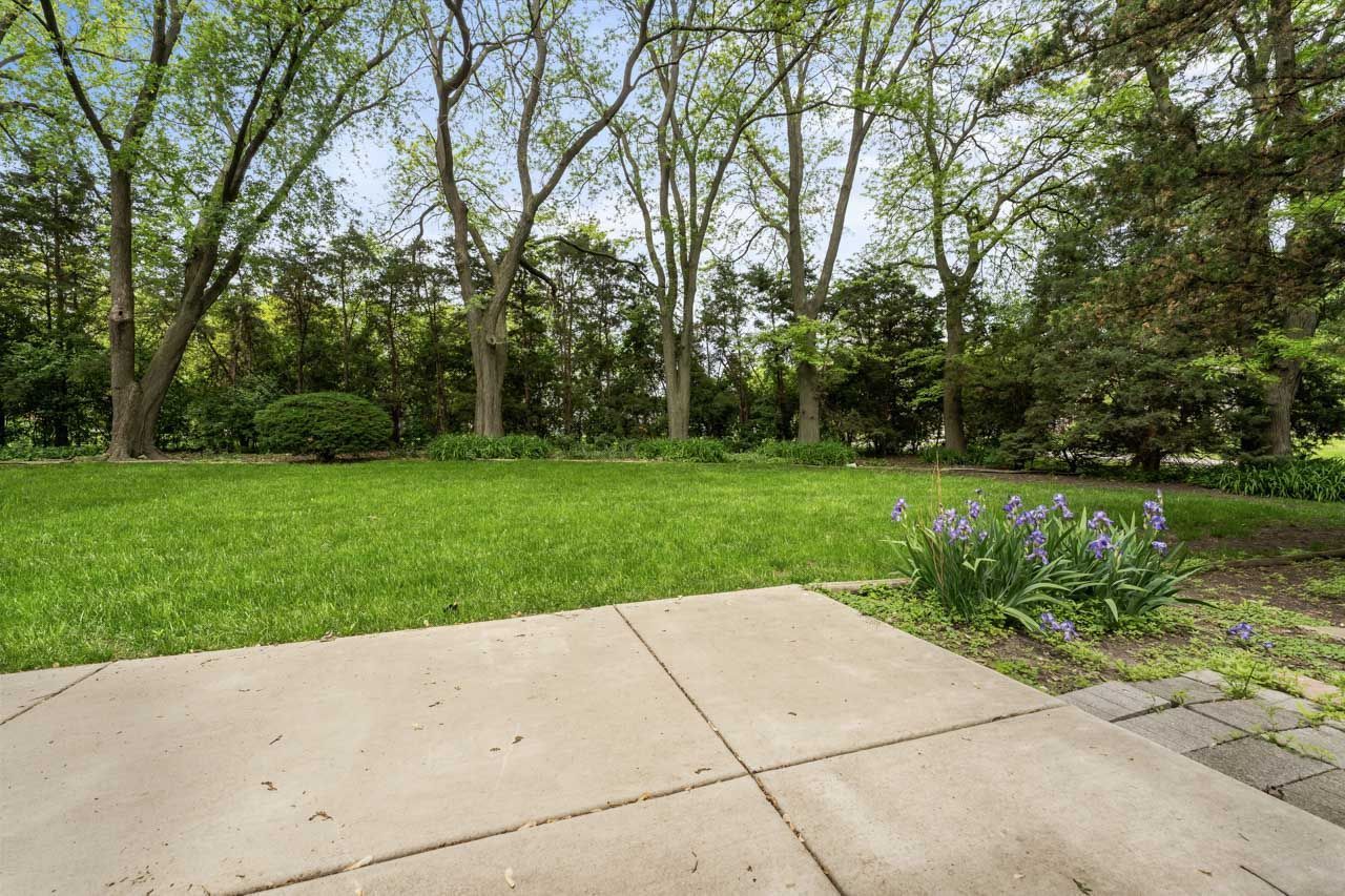 132 Pratt Boulevard, Roselle, IL 60172