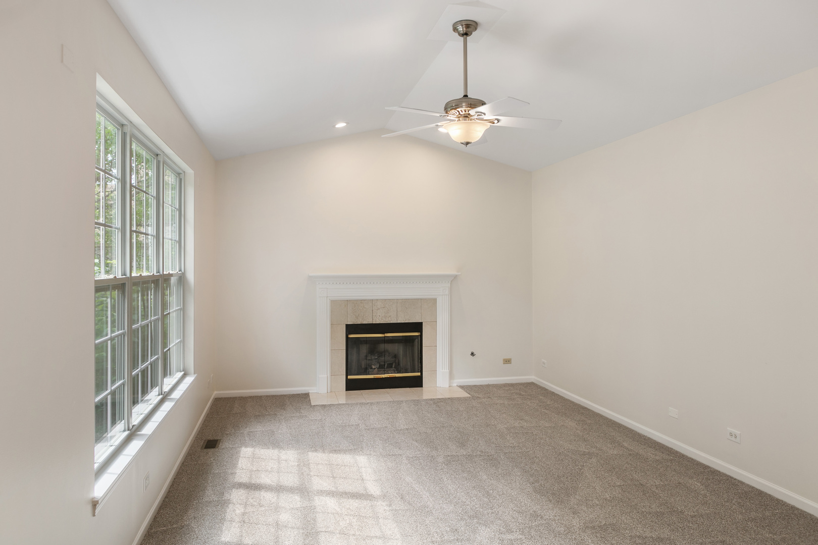 240 Regency Boulevard, Sugar Grove, IL 60554