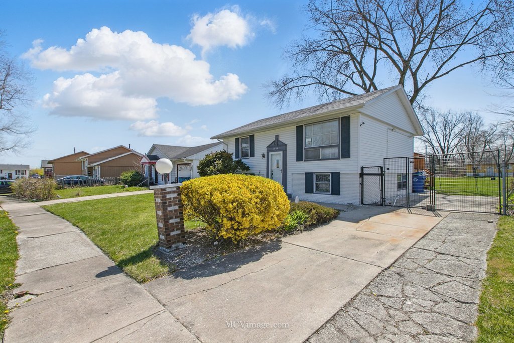 1449 Park Lane, Ford Heights, IL 60411