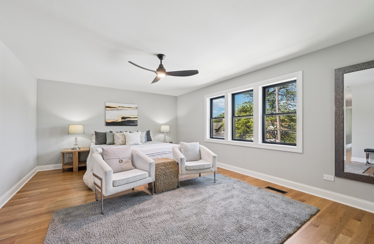 4102 W Eddy Street, Chicago, IL 60641