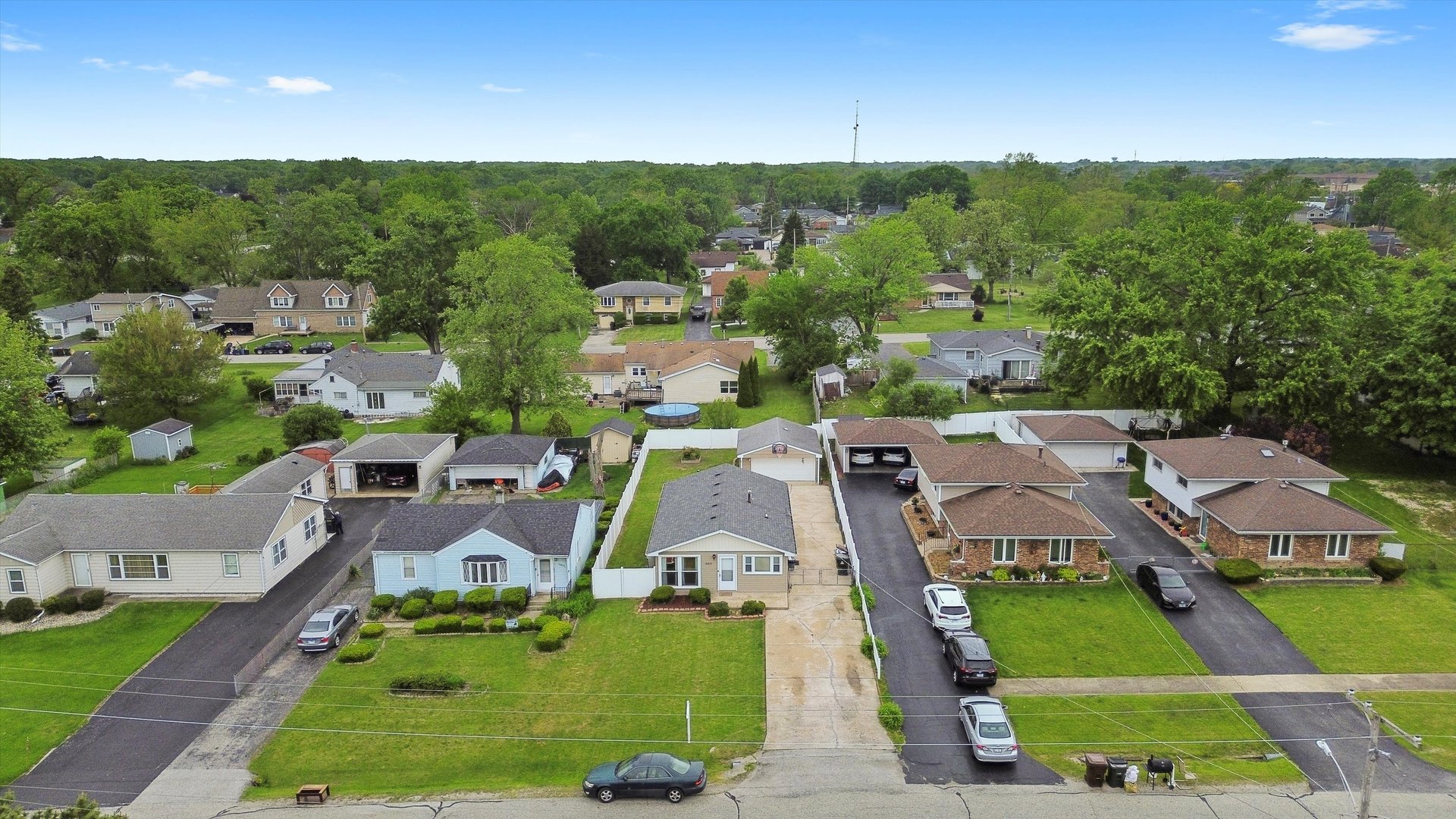 16014 Laramie Avenue, Oak Forest, IL 60452