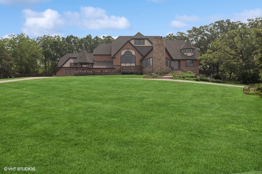 20719 Highview Road, Marengo, IL 60152