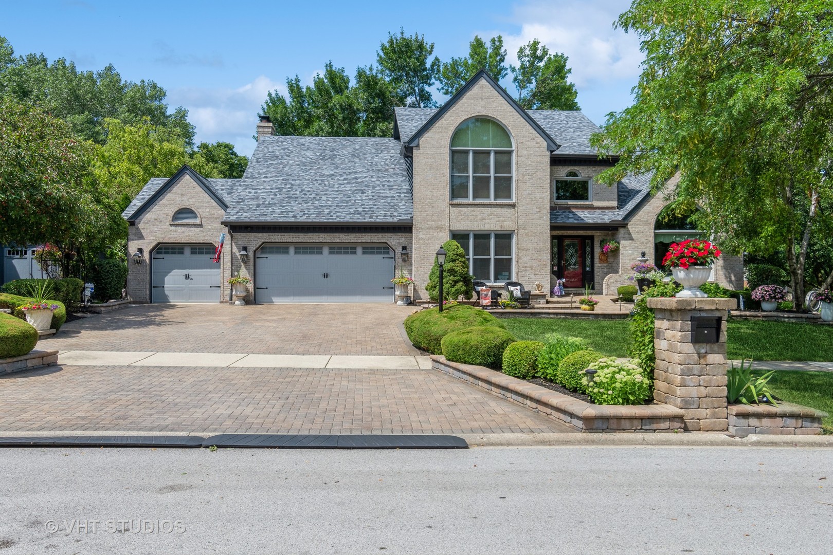 401 Haddassah Court, Naperville, IL 60565