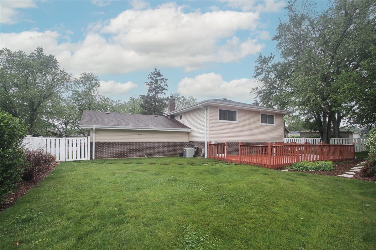 533 Raymond Court, Schaumburg, IL 60193