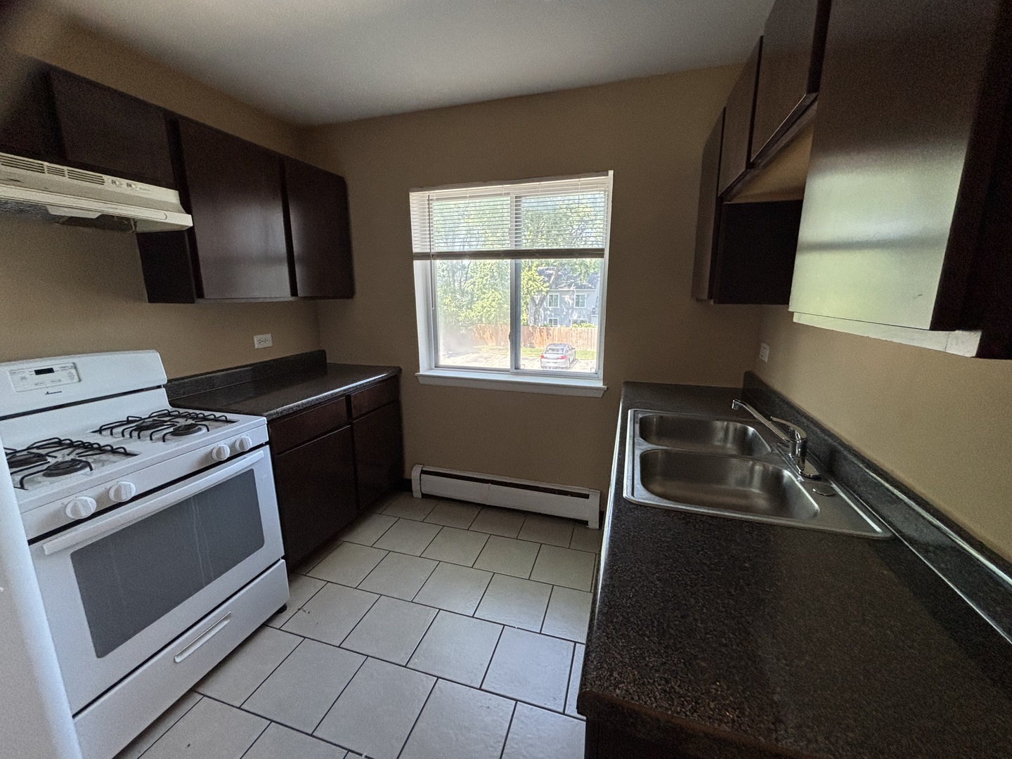 701 spruce Court #4, Vernon Hills, IL 60061
