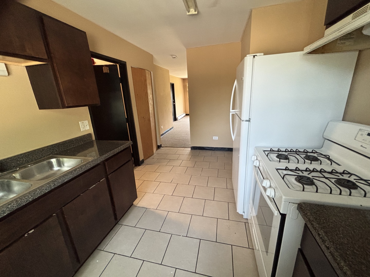 701 spruce Court #4, Vernon Hills, IL 60061