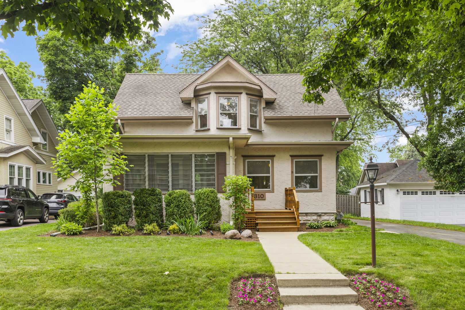 310 Forest Avenue, Glen Ellyn, IL 60137