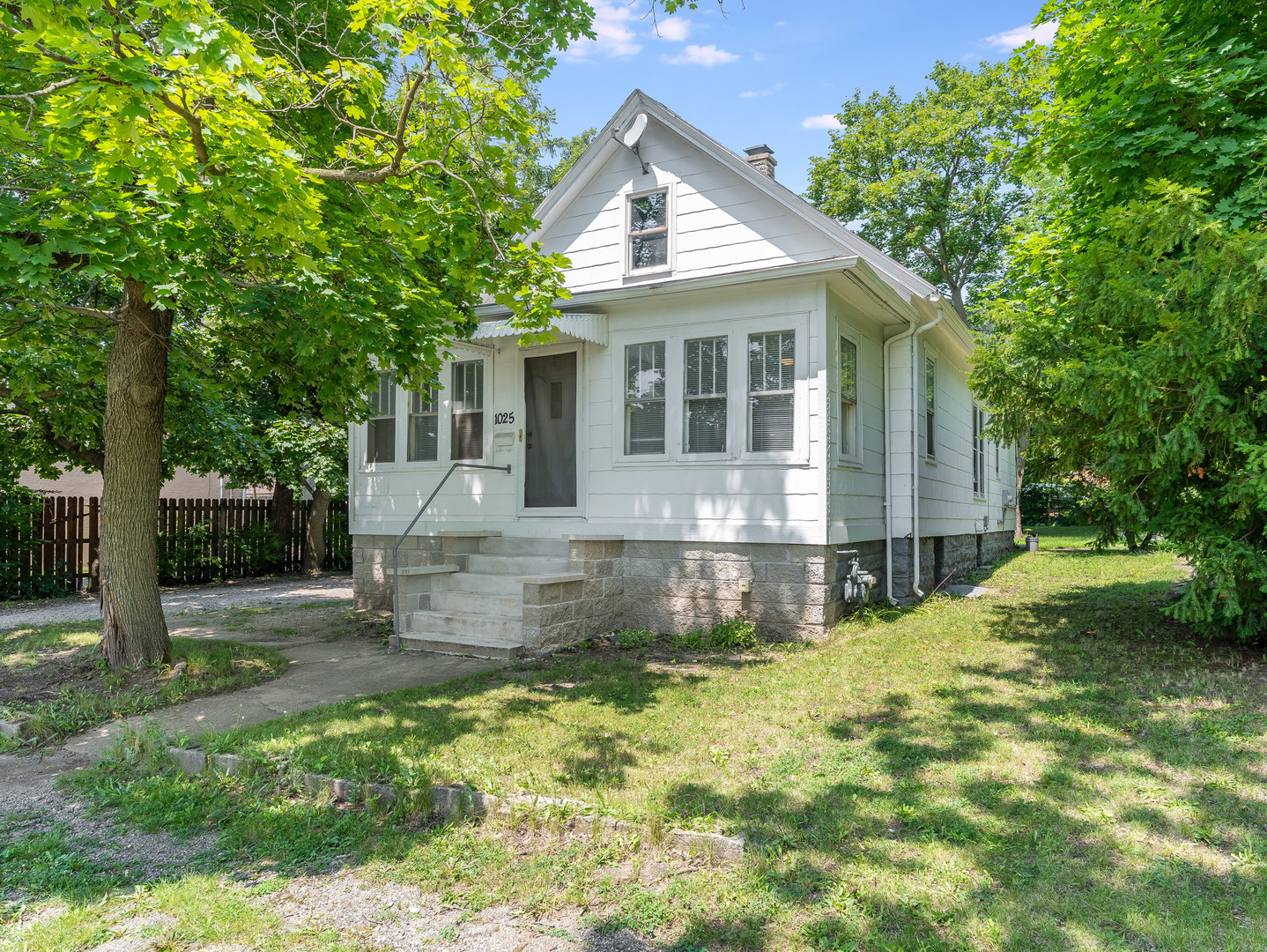 1025 Woodruff Road, Joliet, IL 60432