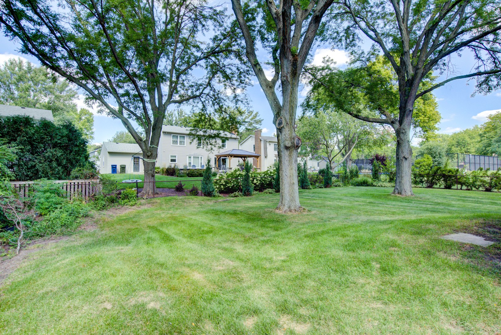 907 Secretariat Drive, Naperville, IL 60540