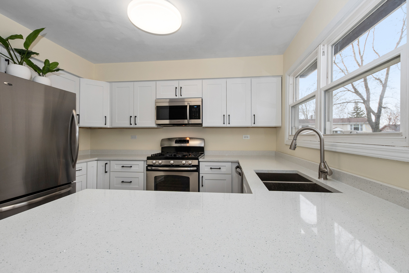 8048 W Magnolia Drive, Frankfort, IL 60423