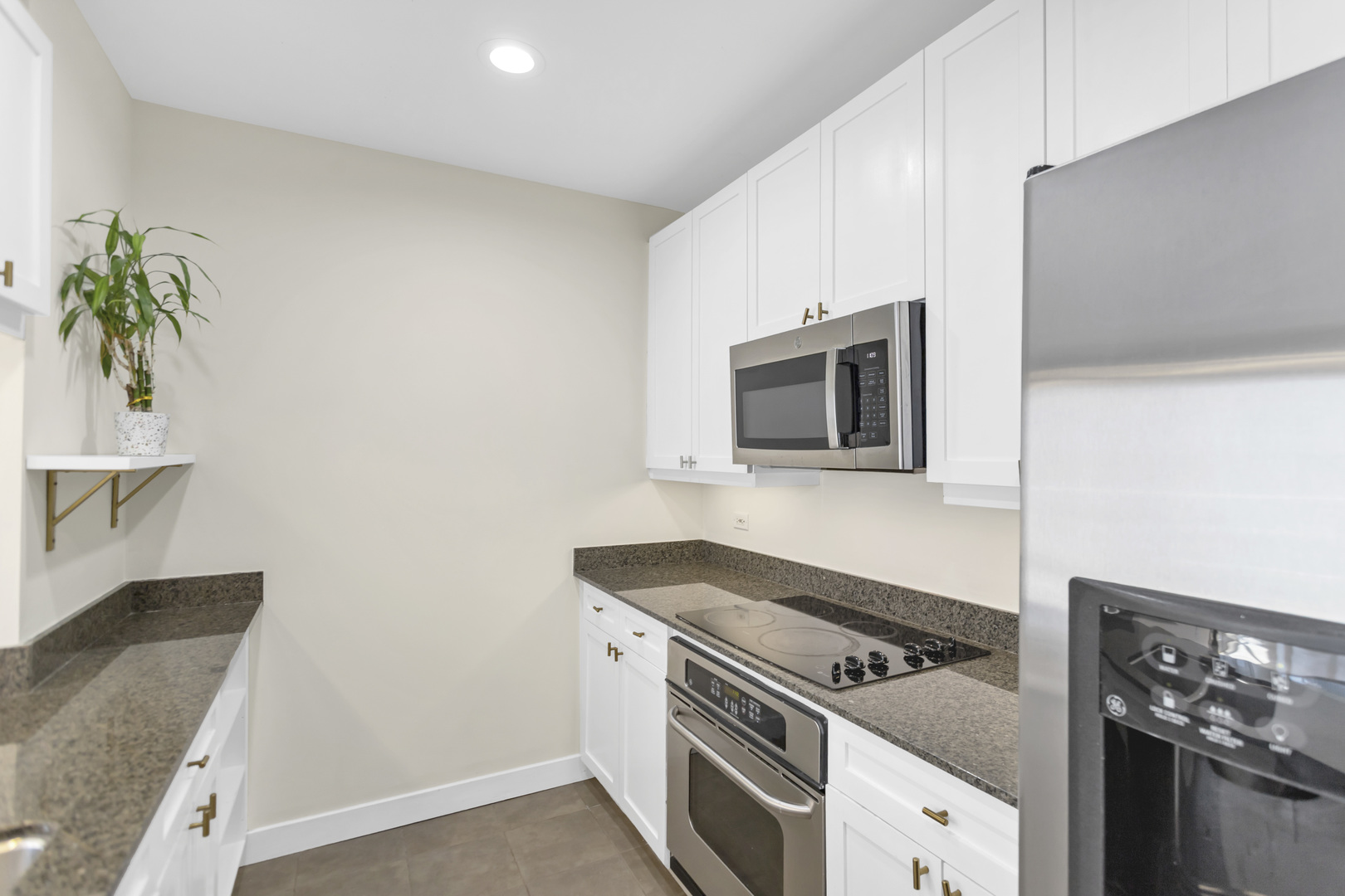 737 W Washington Boulevard #1307, Chicago, IL 60661