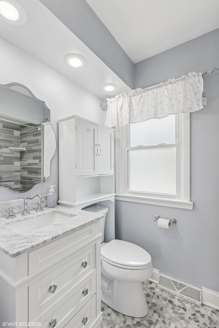 265 W Adams Street, Elmhurst, IL 60126