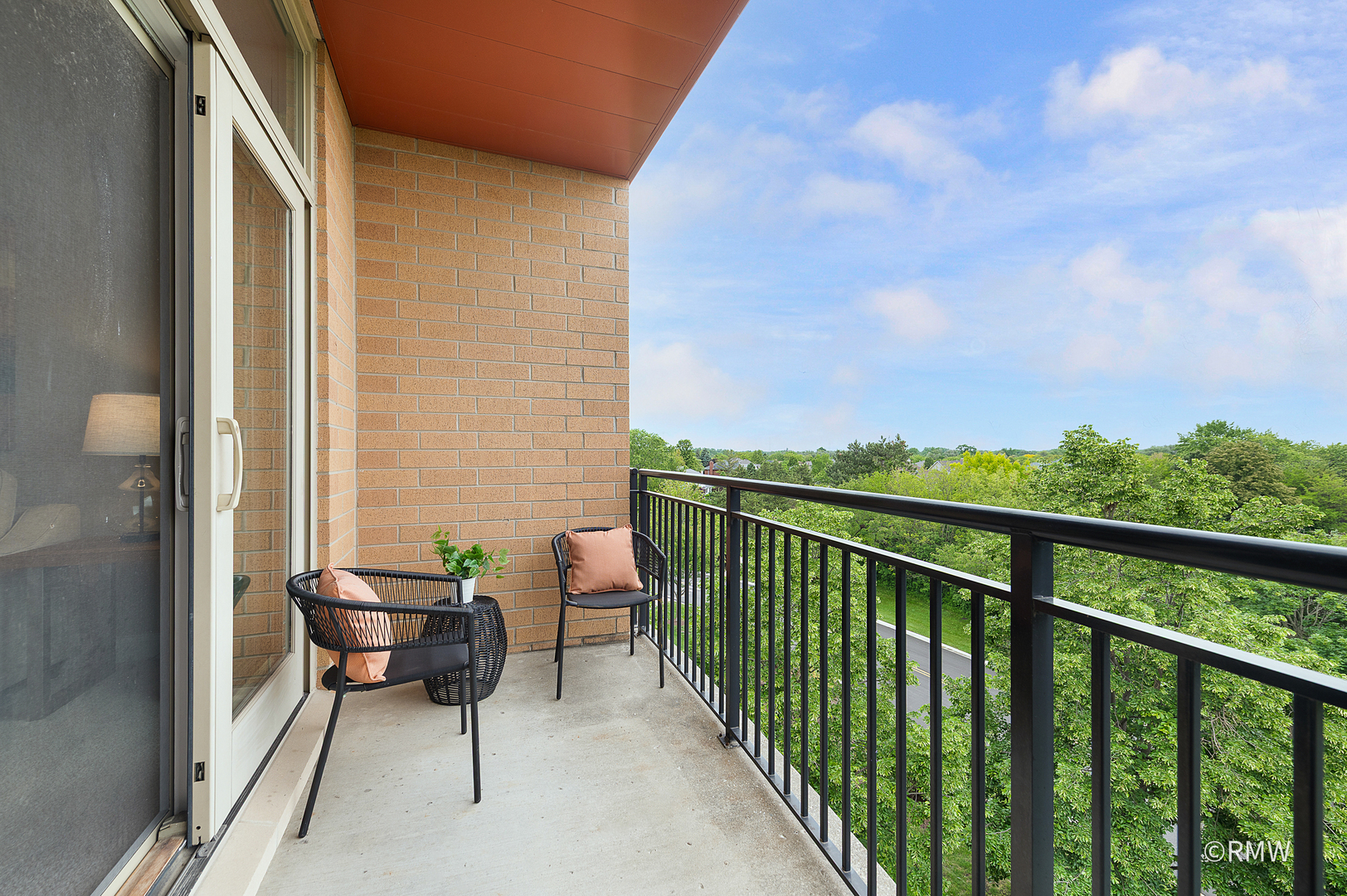 1200 N Foxdale Drive #307, Addison, IL 60101