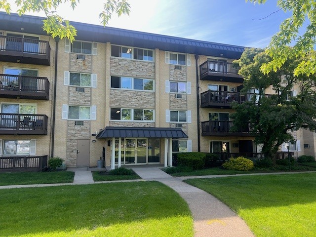 2226 S Goebbert Road #172, Arlington Heights, IL 60005