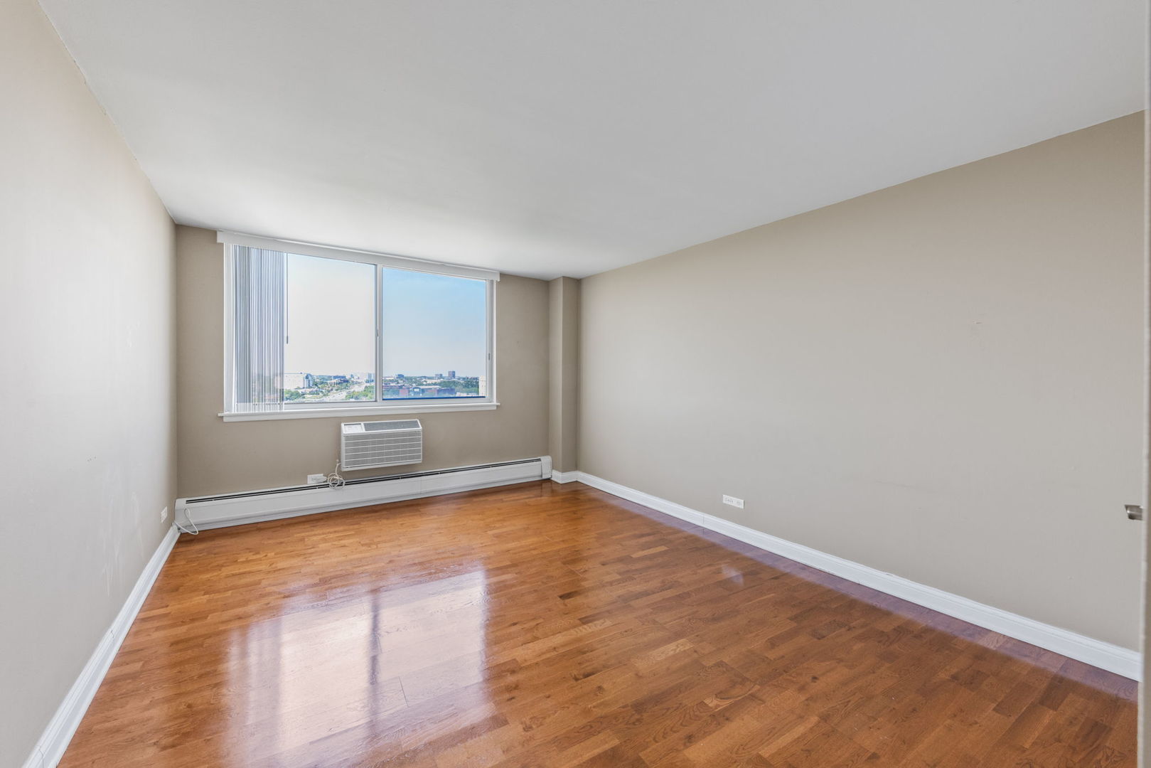 40 N Tower Road #14B, Oak Brook, IL 60523
