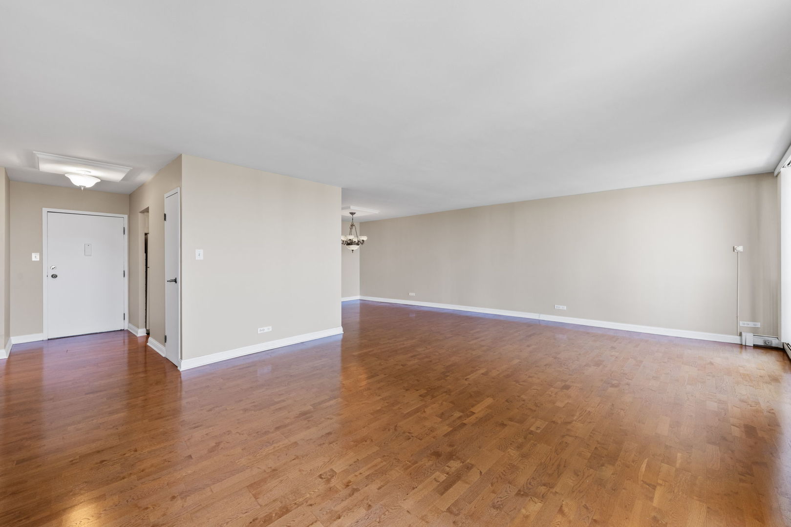 40 N Tower Road #14B, Oak Brook, IL 60523