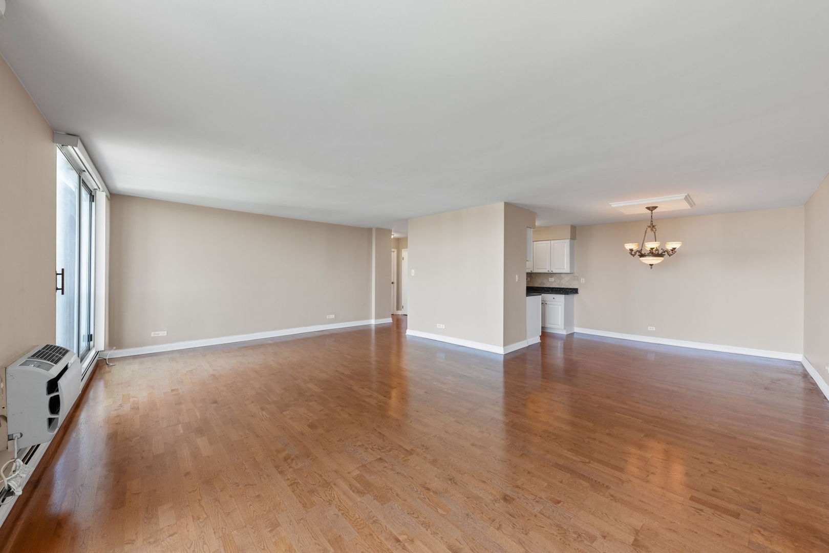 40 N Tower Road #14B, Oak Brook, IL 60523