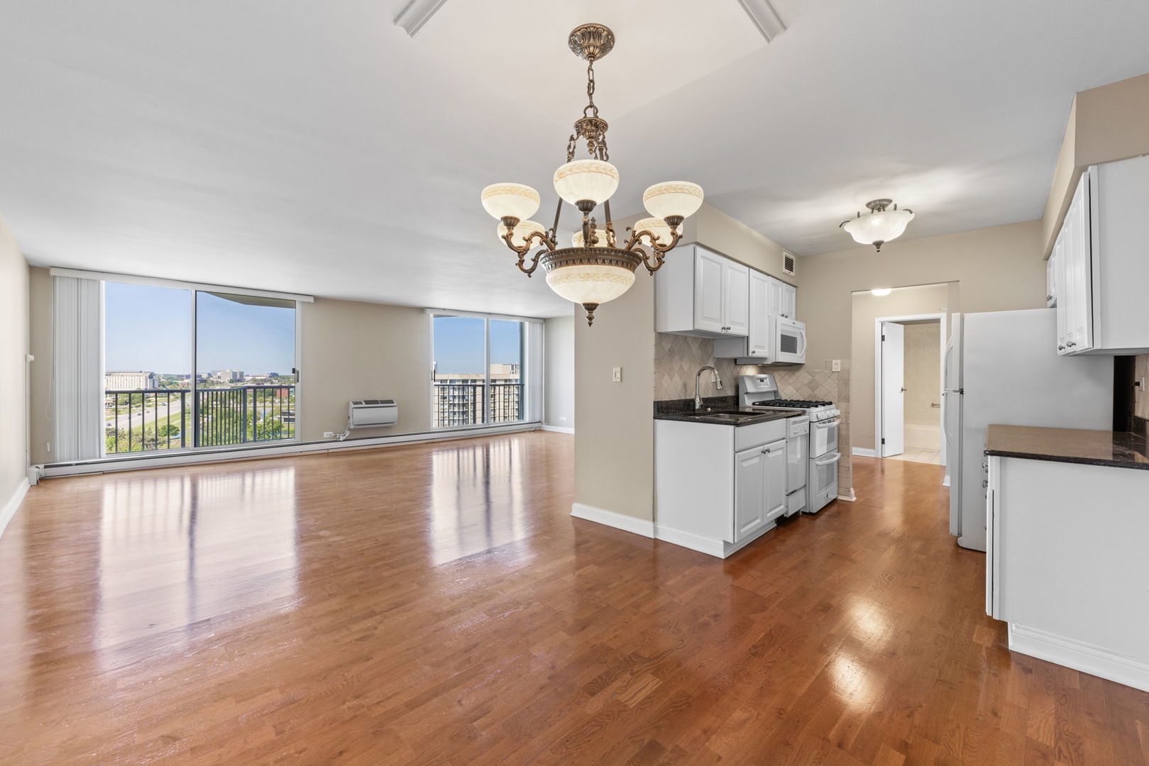 40 N Tower Road #14B, Oak Brook, IL 60523