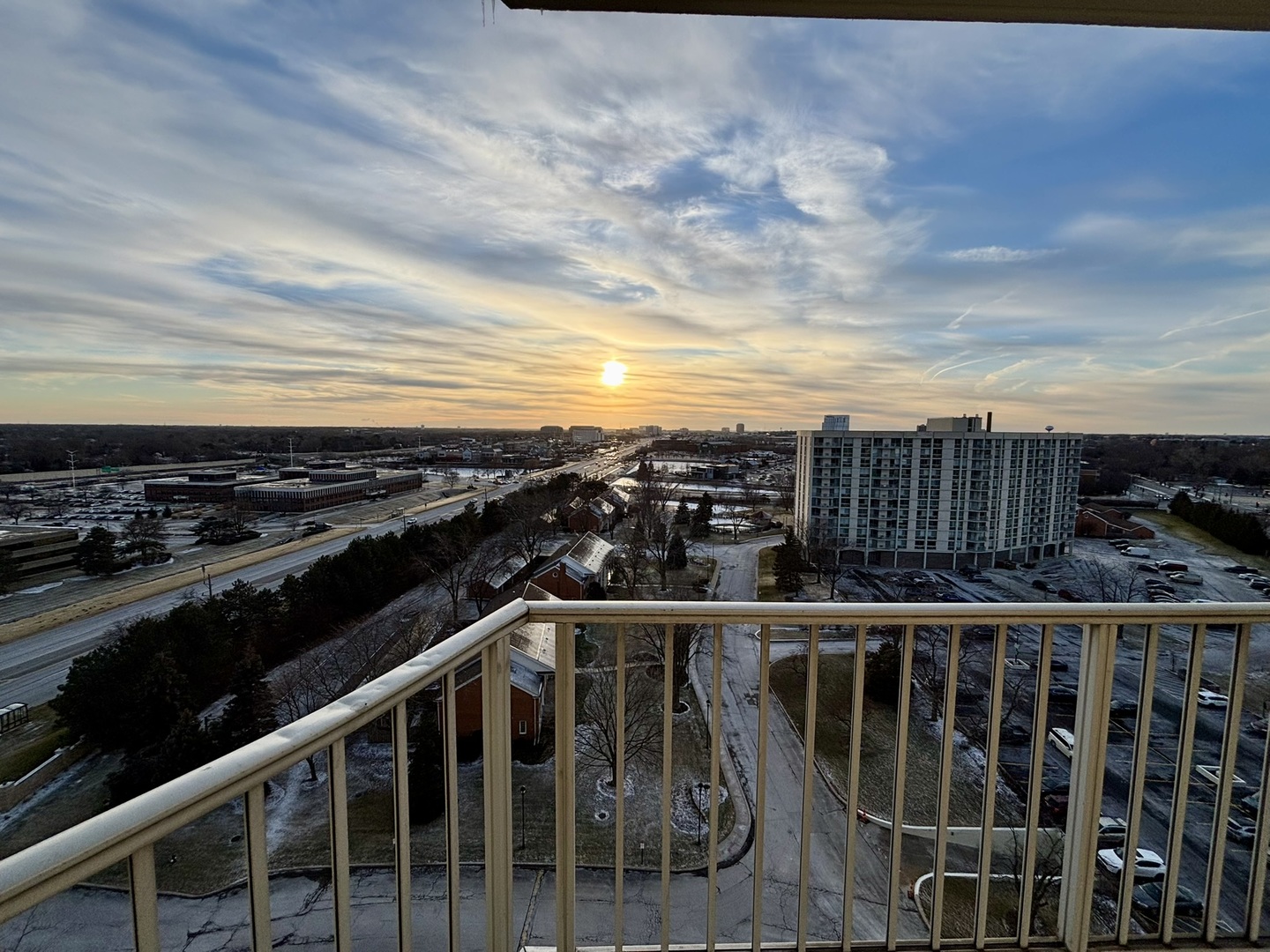 40 N Tower Road #14B, Oak Brook, IL 60523